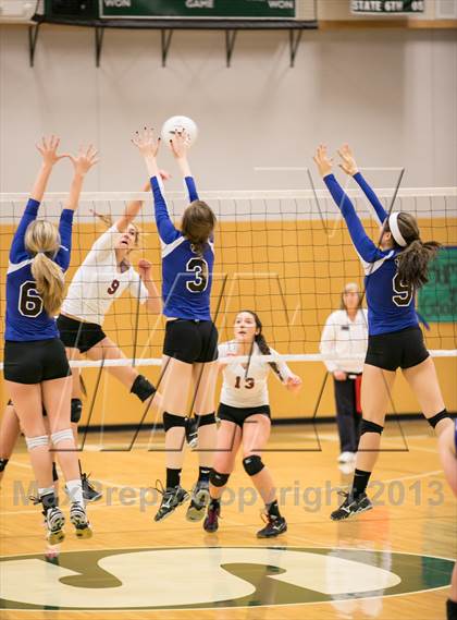 Thumbnail 3 in Bothell vs. Eastlake photogallery.