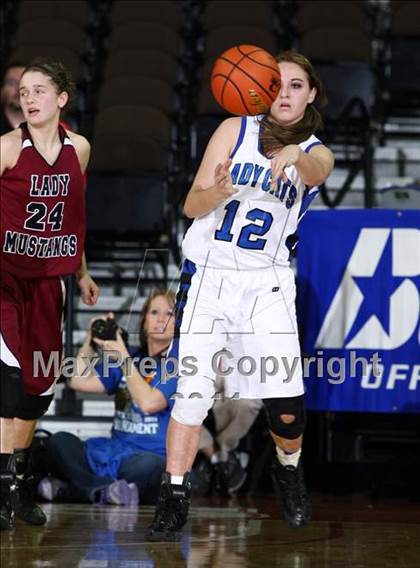 Thumbnail 1 in Smyer vs. Martins Mill (UIL 1A Final) photogallery.