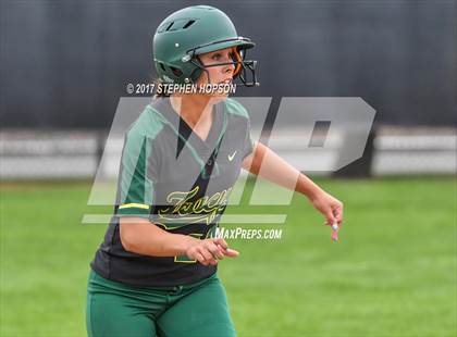 Thumbnail 1 in Tracy @ Tokay photogallery.