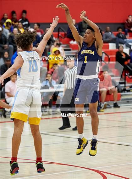 Thumbnail 1 in Del Campo vs Inderkum (Cordova Christmas Classic) photogallery.