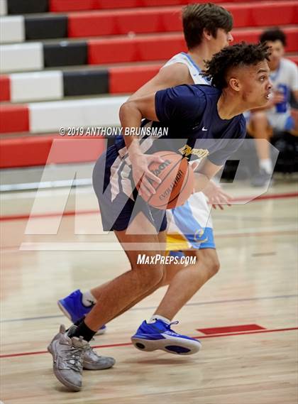 Thumbnail 1 in Del Campo vs Inderkum (Cordova Christmas Classic) photogallery.