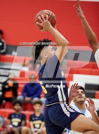 Thumbnail 3 in Del Campo vs Inderkum (Cordova Christmas Classic) photogallery.