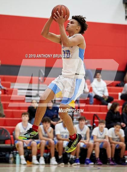 Thumbnail 1 in Del Campo vs Inderkum (Cordova Christmas Classic) photogallery.