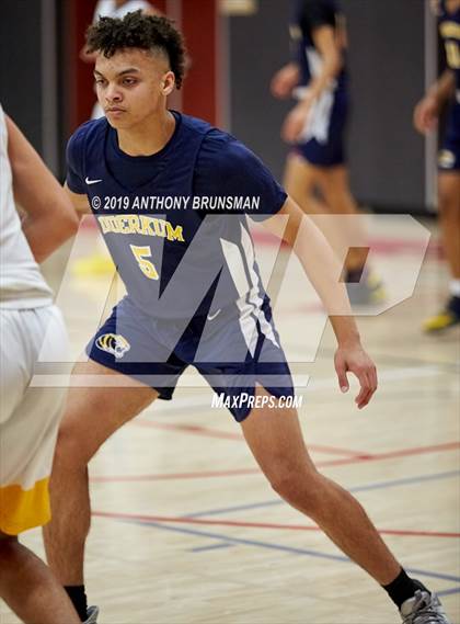 Thumbnail 2 in Del Campo vs Inderkum (Cordova Christmas Classic) photogallery.