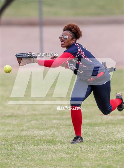 Thumbnail 3 in Coronado vs Salome (Chandler Prep Softball Classic) photogallery.
