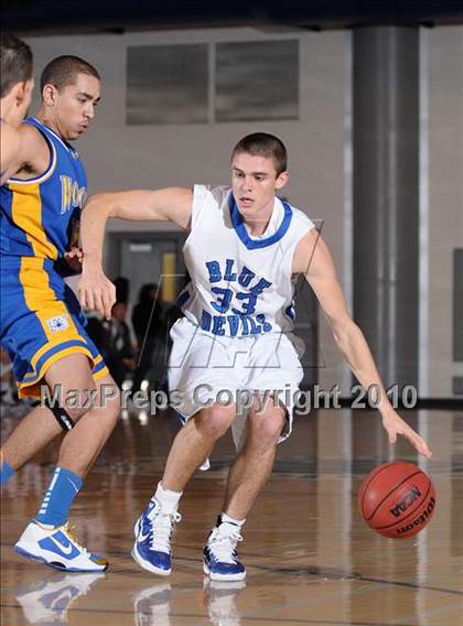 Thumbnail 2 in Wood vs. Davis (Les Curry Invitational) photogallery.