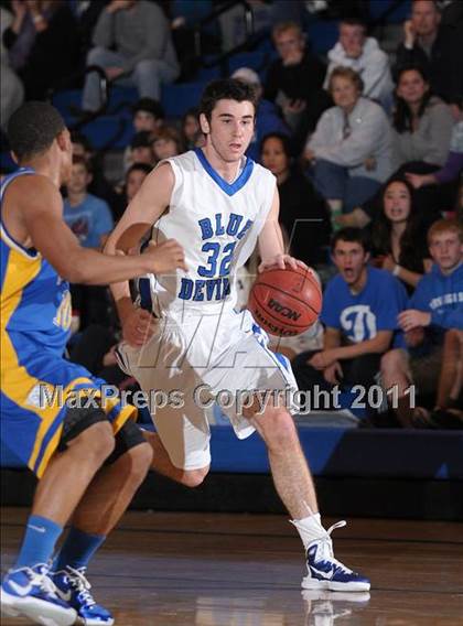 Thumbnail 2 in Wood vs. Davis (Les Curry Invitational) photogallery.