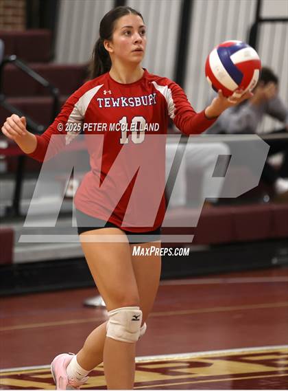 Thumbnail 2 in Tewksbury Memorial vs Newburyport (MIAA Division 3 Round 32) photogallery.