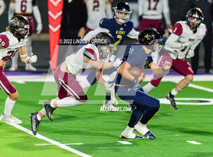 Thumbnail 2 in Lake Creek vs. Rouse (UIL 5A D2 Region III Area Playoff) photogallery.