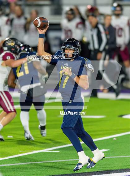 Thumbnail 3 in Lake Creek vs. Rouse (UIL 5A D2 Region III Area Playoff) photogallery.