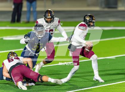 Thumbnail 3 in Lake Creek vs. Rouse (UIL 5A D2 Region III Area Playoff) photogallery.