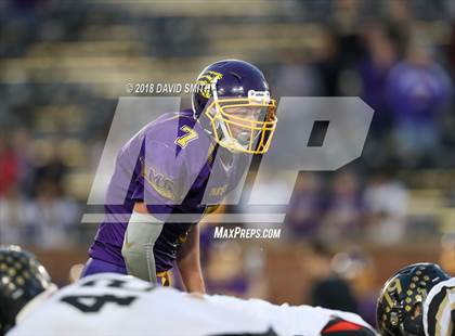 Thumbnail 3 in Mound City/Craig vs. Worth County/Northeast Nodaway (MSHSAA Show-Me Bowl 8 Man) photogallery.