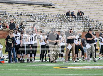 Thumbnail 1 in Mound City/Craig vs. Worth County/Northeast Nodaway (MSHSAA Show-Me Bowl 8 Man) photogallery.