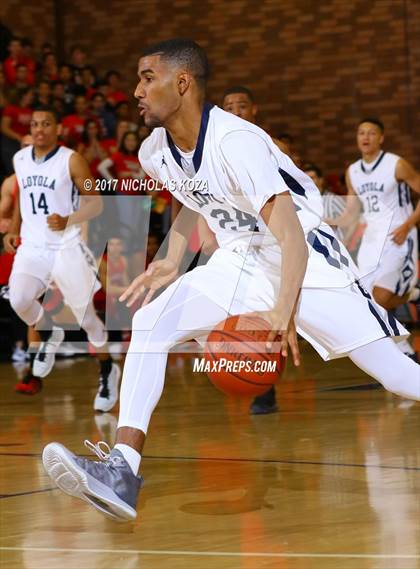Thumbnail 2 in Harvard-Westlake vs. Loyola photogallery.