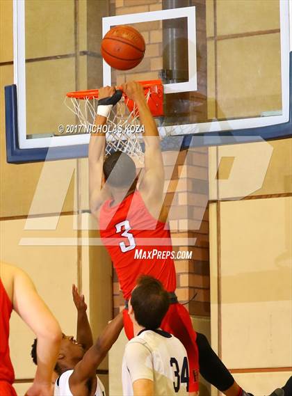 Thumbnail 1 in Harvard-Westlake vs. Loyola photogallery.