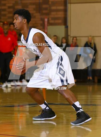 Thumbnail 2 in Harvard-Westlake vs. Loyola photogallery.