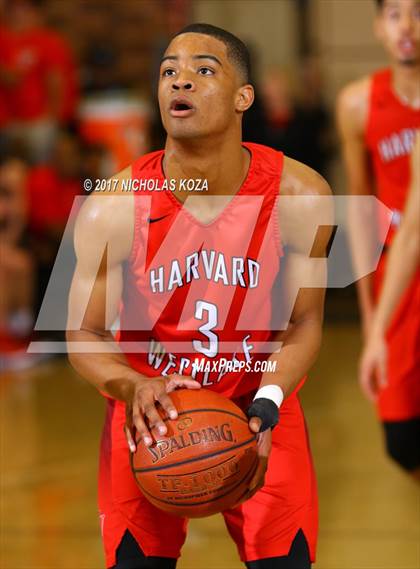 Thumbnail 3 in Harvard-Westlake vs. Loyola photogallery.