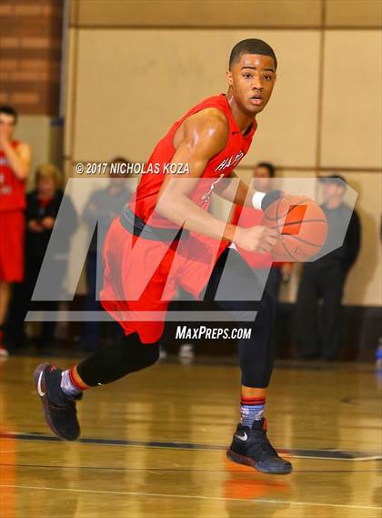 Thumbnail 3 in Harvard-Westlake vs. Loyola photogallery.