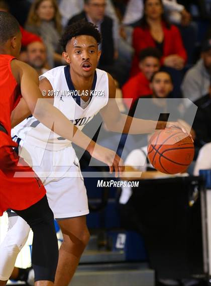Thumbnail 3 in Harvard-Westlake vs. Loyola photogallery.