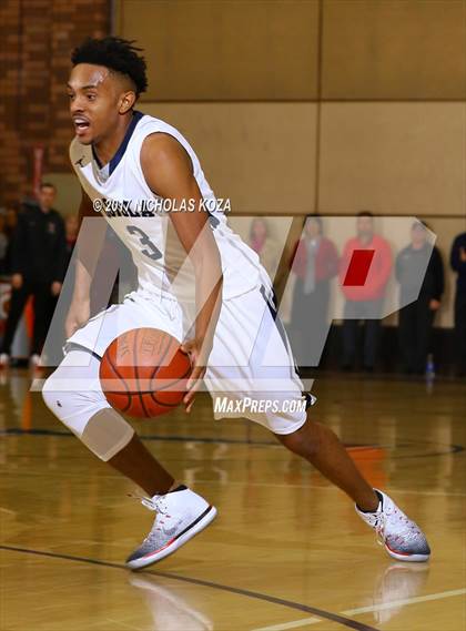 Thumbnail 3 in Harvard-Westlake vs. Loyola photogallery.