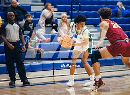 Thumbnail 1 in Lassiter vs Forest (Hounds Holiday Hoop Classic) photogallery.