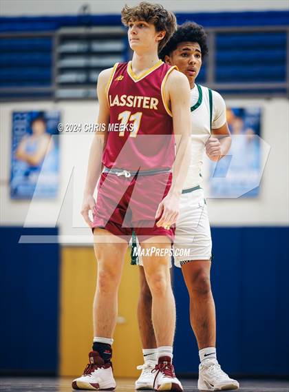 Thumbnail 1 in Lassiter vs Forest (Hounds Holiday Hoop Classic) photogallery.