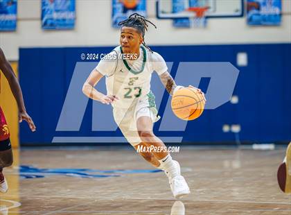Thumbnail 1 in Lassiter vs Forest (Hounds Holiday Hoop Classic) photogallery.