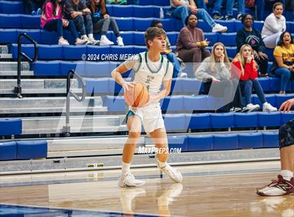 Thumbnail 2 in Lassiter vs Forest (Hounds Holiday Hoop Classic) photogallery.
