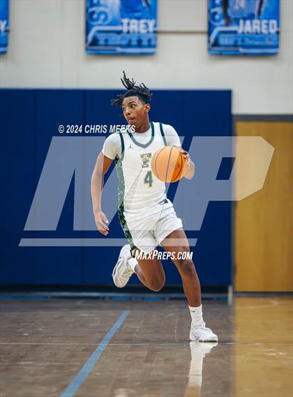Thumbnail 1 in Lassiter vs Forest (Hounds Holiday Hoop Classic) photogallery.