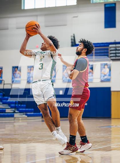 Thumbnail 3 in Lassiter vs Forest (Hounds Holiday Hoop Classic) photogallery.