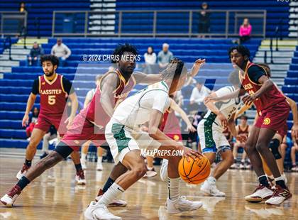 Thumbnail 2 in Lassiter vs Forest (Hounds Holiday Hoop Classic) photogallery.
