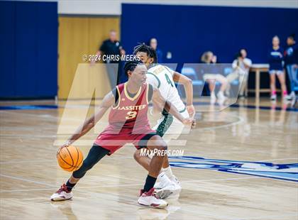 Thumbnail 2 in Lassiter vs Forest (Hounds Holiday Hoop Classic) photogallery.