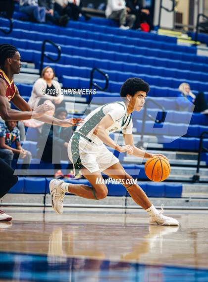 Thumbnail 3 in Lassiter vs Forest (Hounds Holiday Hoop Classic) photogallery.