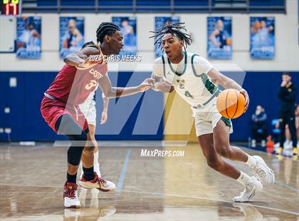 Thumbnail 1 in Lassiter vs Forest (Hounds Holiday Hoop Classic) photogallery.