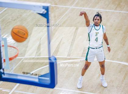Thumbnail 2 in Lassiter vs Forest (Hounds Holiday Hoop Classic) photogallery.
