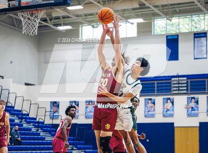 Thumbnail 2 in Lassiter vs Forest (Hounds Holiday Hoop Classic) photogallery.