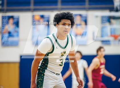 Thumbnail 1 in Lassiter vs Forest (Hounds Holiday Hoop Classic) photogallery.