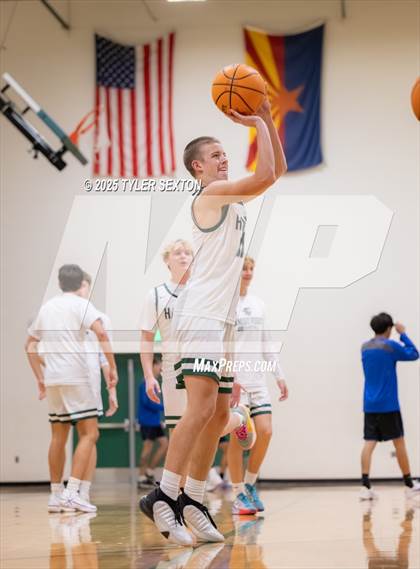 Thumbnail 1 in San Tan Foothills @ Tanque Verde photogallery.