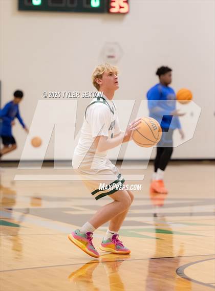 Thumbnail 3 in San Tan Foothills @ Tanque Verde photogallery.