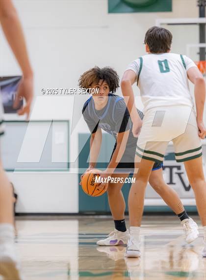 Thumbnail 3 in San Tan Foothills @ Tanque Verde photogallery.