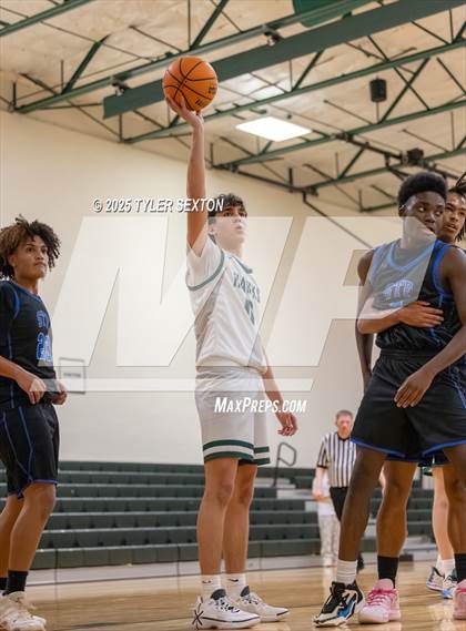 Thumbnail 3 in San Tan Foothills @ Tanque Verde photogallery.