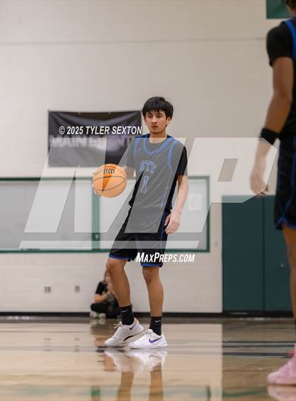 Thumbnail 2 in San Tan Foothills @ Tanque Verde photogallery.