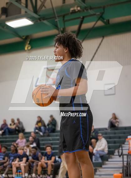 Thumbnail 3 in San Tan Foothills @ Tanque Verde photogallery.