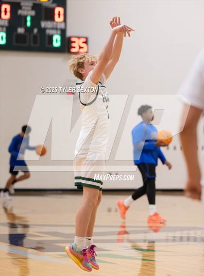 Thumbnail 1 in San Tan Foothills @ Tanque Verde photogallery.