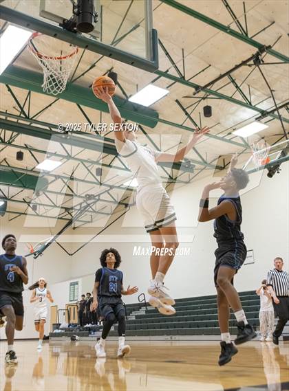 Thumbnail 1 in San Tan Foothills @ Tanque Verde photogallery.