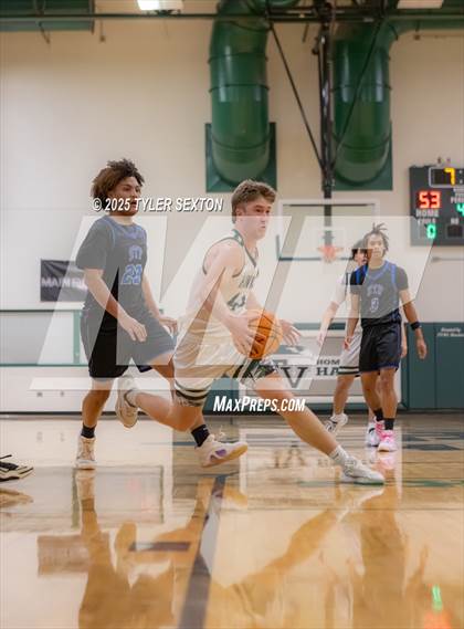 Thumbnail 3 in San Tan Foothills @ Tanque Verde photogallery.