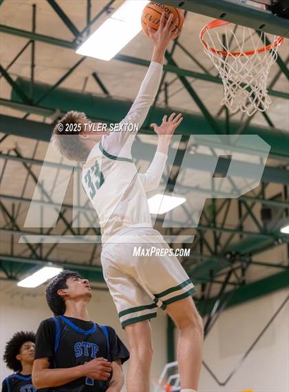 Thumbnail 2 in San Tan Foothills @ Tanque Verde photogallery.