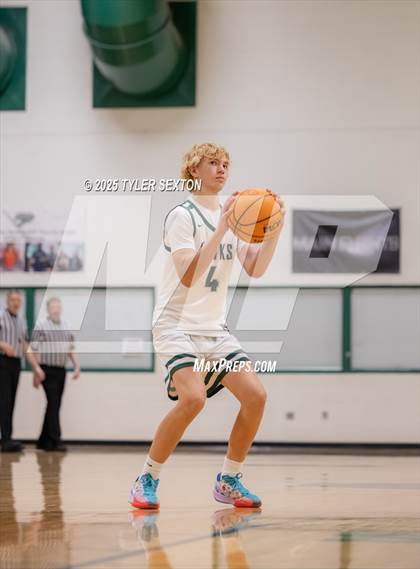 Thumbnail 1 in San Tan Foothills @ Tanque Verde photogallery.