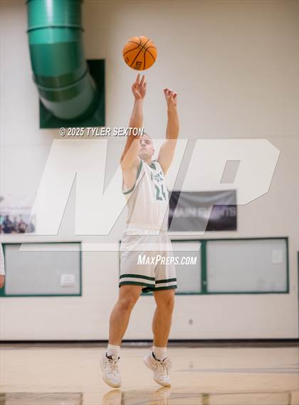 Thumbnail 1 in San Tan Foothills @ Tanque Verde photogallery.