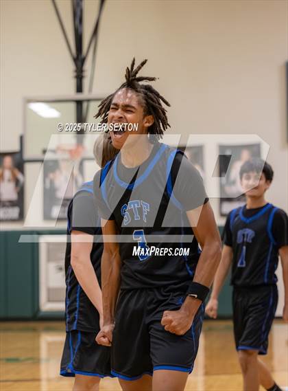 Thumbnail 2 in San Tan Foothills @ Tanque Verde photogallery.